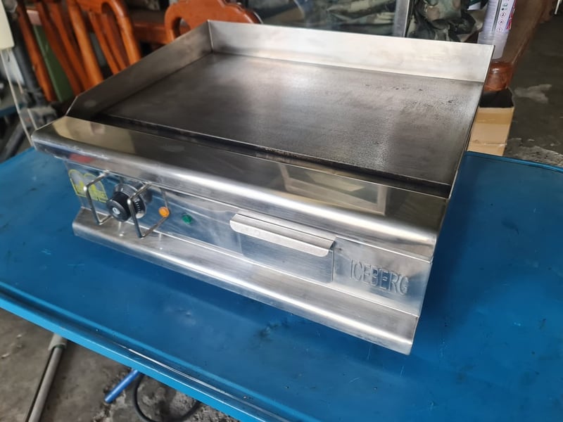 ขายเตากริลล์กระทะเรียบไฟฟ้า ไฟ 220v ใช้งานได้ปกติ