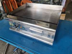 ขายเตากริลล์กระทะเรียบไฟฟ้า ไฟ 220v ใช้งานได้ปกติ