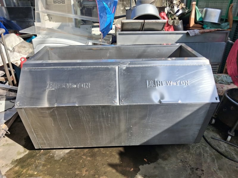 ขายถังเก็บน้ำแข็ง เสตนเลส เดิมเป็นฐานของเครื่องทำน้ำแข็ง สามารถเอาไปแปลงเป็นถังเก็บน้ำแข็งได้ ขายถังเก็บน้ำแข็ง เสตนเลส เดิมเป็นฐานของเครื่องทำน้ำแข็ง สามารถเอาไปแปลงเป็นถังเก็บน้ำแข็งได้