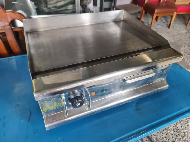 ขายเตากริลล์กระทะเรียบไฟฟ้า ไฟ 220v ใช้งานได้ปกติ