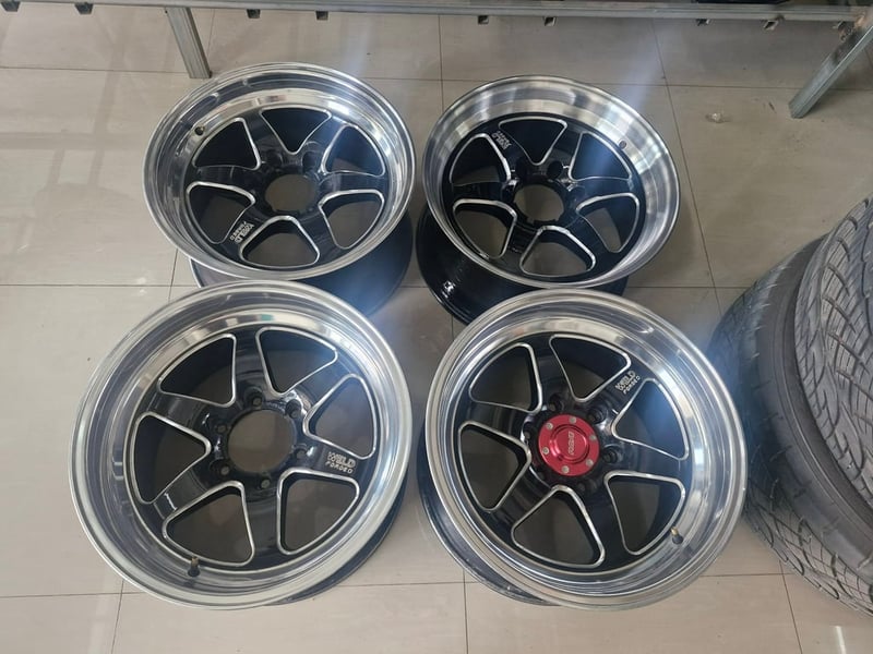 ล้อ WELD มือ 2 ขอบ 18 สภาพพร้อมใช้งาน สำหระบกระบะ 6 รู ล้อ WELD มือ 2 ขอบ 18 สภาพพร้อมใช้งาน สำหระบกระบะ 6 รู