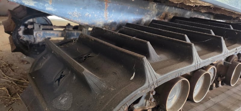 รถเกี่ยวข้าวญี่ปุ่น 4 แถว รถเกี่ยวข้าวญี่ปุ่น 4 แถว