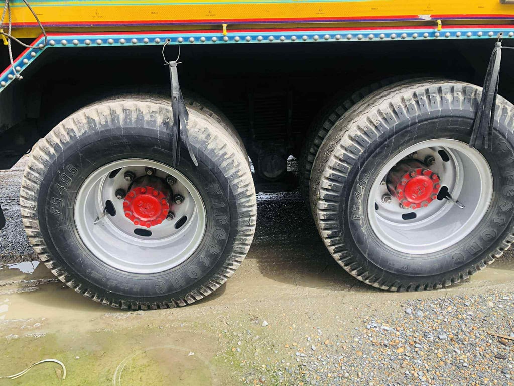 ดำเกษตร 12 ล้อ ดำเกษตร 12 ล้อ