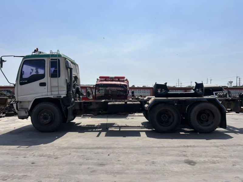 สิบล้อ isuzu deca 200 แรงม้า สิบล้อ isuzu deca 200 แรงม้า