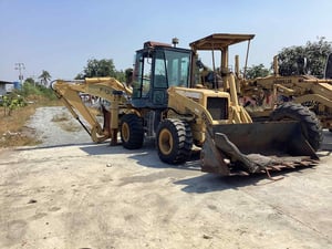 รถตักหน้าขุดหลัง