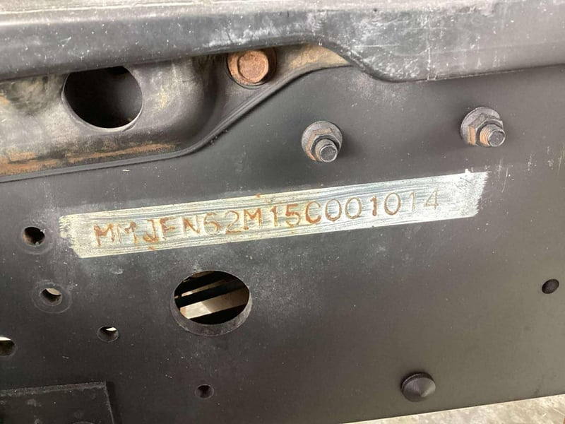 สิบล้อดั้ม mitsubishi ไอ้หลง 10 สปีด