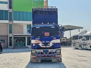 isuzu 360 แรงม้าแม่ลูกดำ