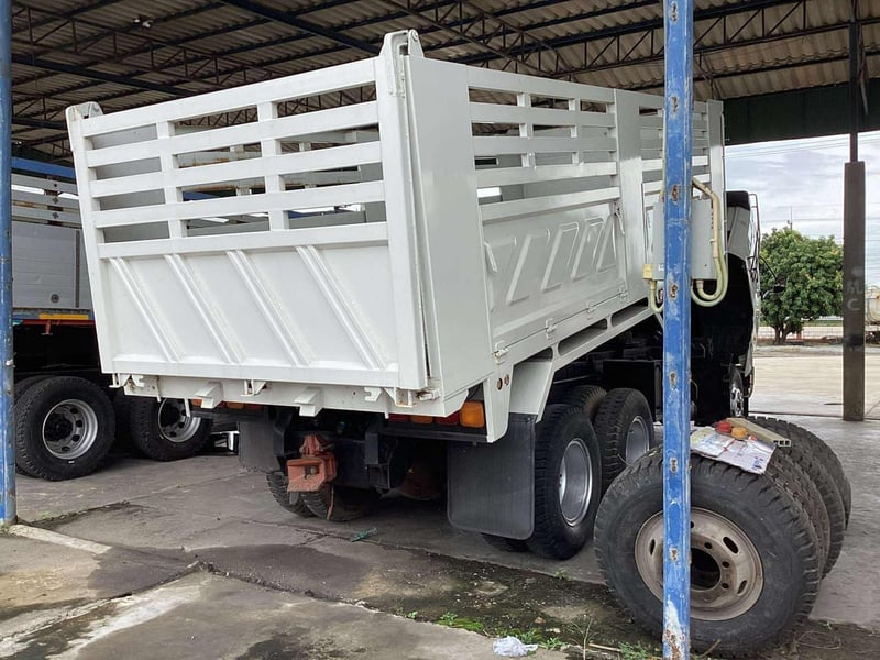 สิบล้อดั้ม mitsubishi ไอ้หลง 10 สปีด