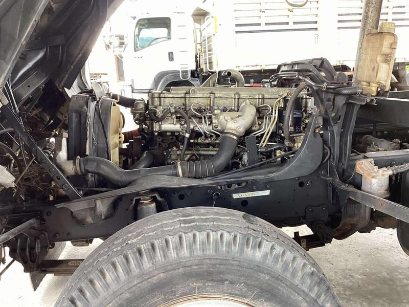 สิบล้อดั้ม mitsubishi ไอ้หลง 10 สปีด