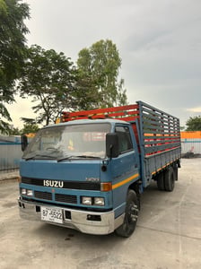 รถหกล้ออีซูซุ NPR 115
