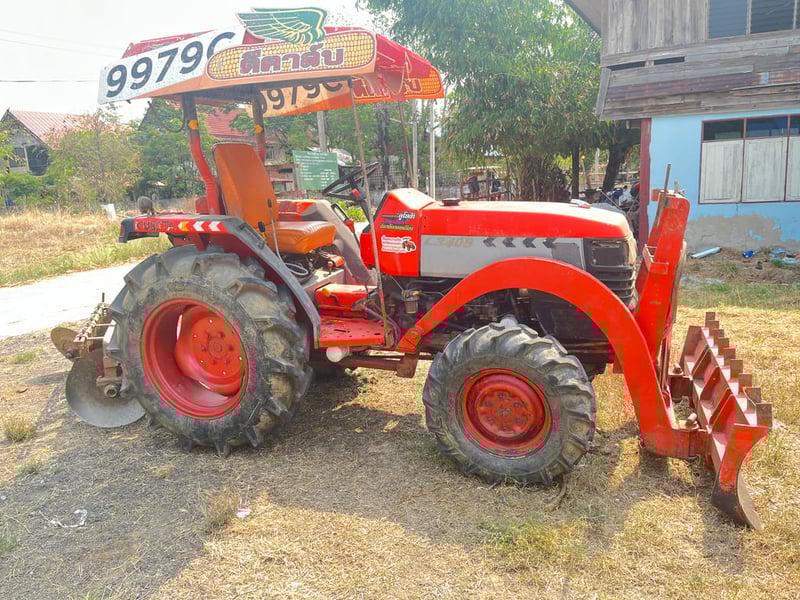 ขายรถไถคูโบต้า34แรง พร้อมอุปกรณ์ใบดันและผานหลังครับ ขายรถไถคูโบต้า34แรง พร้อมอุปกรณ์ใบดันและผานหลังครับ