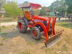 ขายรถไถคูโบต้า34แรง พร้อมอุปกรณ์ใบดันและผานหลังครับ ขายรถไถคูโบต้า34แรง พร้อมอุปกรณ์ใบดันและผานหลังครับ