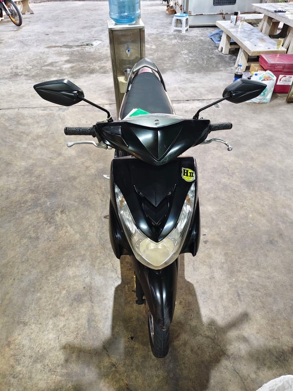 Yamaha​ Mio115 มีเล่มทะเบียน+ชุดโอนลอย (ภาษีขาดเกิน)​ เครื่องเดิม คาบูNpro ระบบไฟติดครบ  ค่าตัว 7,500 บาท          