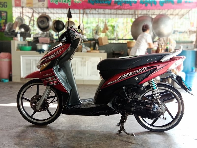 Honda​ Click110​ มีเล่มทะเบียนอย่างเดียว(ภาษีขาดเกิน)​ 