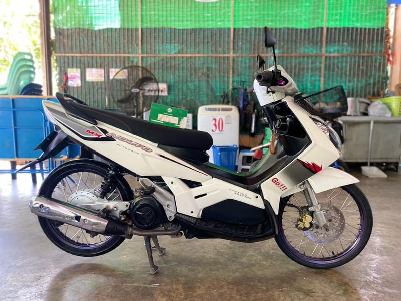 Yamaha​ Nouvo Mx รถปี2006 มีเล่มทะเบียนอย่างเดียว(ภาษี​ขาดเกิน)​  