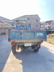 รถบรรทุก Isuzu บรรทุก 4 ล้อ ดั้ม