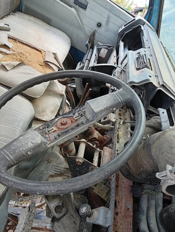 ขายซากรถ ISUZU สภาพตามรูป รถบรรทุก 6ล้อ ดั้มพ์