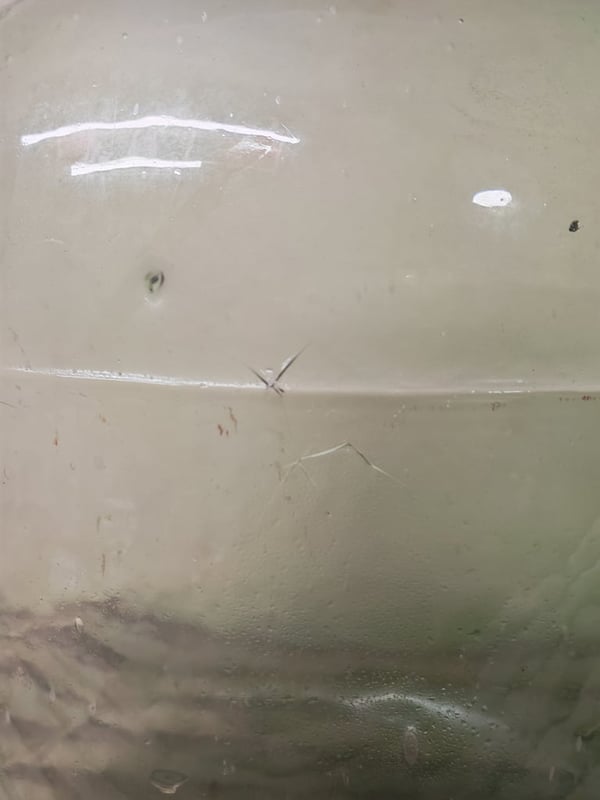 ขวดแก้วโบราณใบใหญ่ 