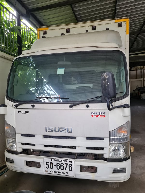 รถ 6 ล้อ Isuzu NQR175 ปี 2556