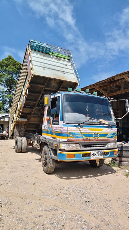 ขายรถ 6 ล้อดั๊มพ์เกษตร Hino ต่อรองราคาได้ครับ 