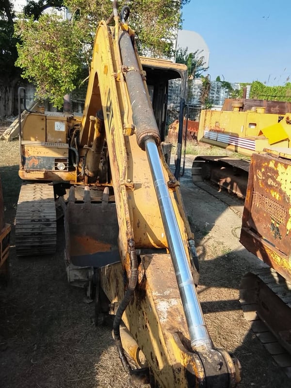 รถขุด CAT 307 สภาพดี พร้อมใช้งาน