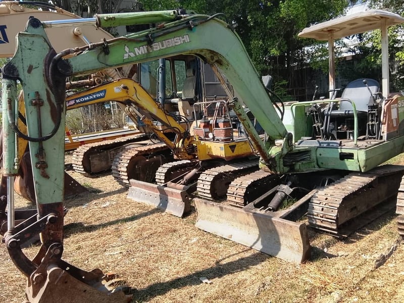 รถขุด MITSUBISHI MM35 สภาพดี พร้อมใช้งาน รถขุด MITSUBISHI MM35 สภาพดี พร้อมใช้งาน