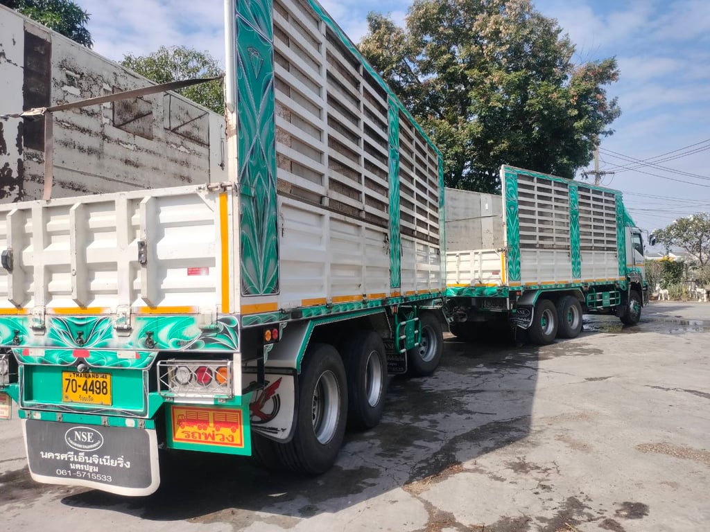 ISUZU FXZ 360แรงม้า รถบรรทุก 10ล้อ พ่วงแม่ลูก ปี2023 เลขไมล์น้อยกว่า 500,000 กม. ISUZU FXZ 360แรงม้า รถบรรทุก 10ล้อ พ่วงแม่ลูก ปี2023 เลขไมล์น้อยกว่า 500,000 กม.