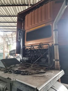 NISSAN UD GWE 375แรงม้า รถบรรทุก หัวลาก 10ล้อ หัวลาก เฉพาะหัว ปี2015