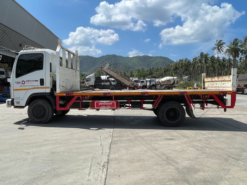 ขาย 6ล้อ ISUZU FRR90 ขนาดกลาง พื้นเรียบ สภาพดี พร้อมใช้งาน