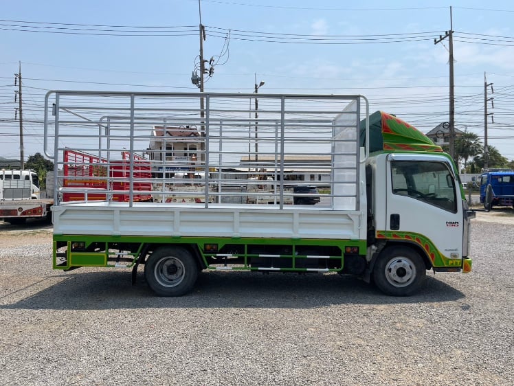 ISUZU NMR 130แรงม้า รถบรรทุก 6ล้อ กระบะคอกสูง ปี2015 ISUZU NMR 130แรงม้า รถบรรทุก 6ล้อ กระบะคอกสูง ปี2015