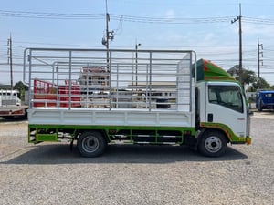 ISUZU NMR 130แรงม้า รถบรรทุก 6ล้อ กระบะคอกสูง ปี2015 ISUZU NMR 130แรงม้า รถบรรทุก 6ล้อ กระบะคอกสูง ปี2015