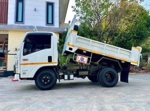 ISUZU NMR 130แรงม้า รถบรรทุก 6ล้อ ดั้มพ์ ปี2023 เลขไมล์ 61,000 กม.