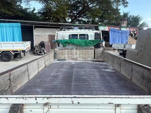 ISUZU NPR 150แรงม้า รถบรรทุก 6ล้อ กระบะเหล็ก ปี2014