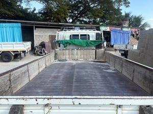 ISUZU NPR 150แรงม้า รถบรรทุก 6ล้อ กระบะเหล็ก ปี2014