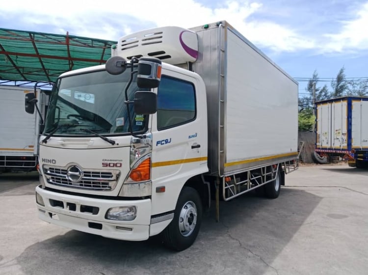 HINO FC 145แรงม้า รถบรรทุก 6ล้อ ตู้เย็น ปี2018