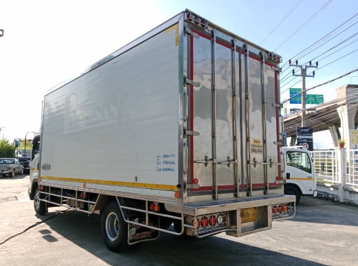 ISUZU FRR 240แรงม้า รถบรรทุก 6ล้อ ตู้เย็น ปี2020