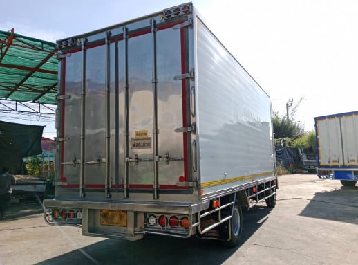 ISUZU FRR 240แรงม้า รถบรรทุก 6ล้อ ตู้เย็น ปี2020