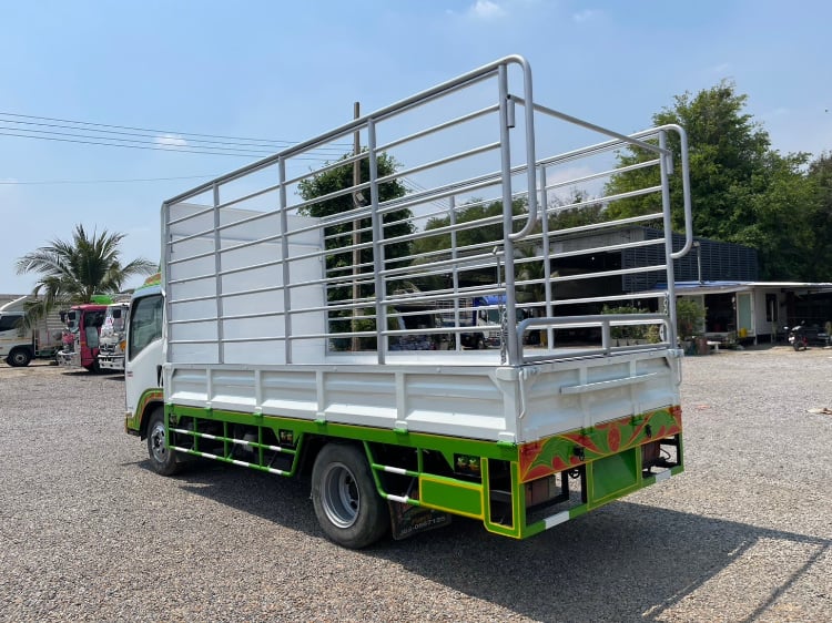 ISUZU NMR 130แรงม้า รถบรรทุก 6ล้อ กระบะคอกสูง ปี2015 ISUZU NMR 130แรงม้า รถบรรทุก 6ล้อ กระบะคอกสูง ปี2015