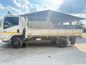 ISUZU NPR 150แรงม้า รถบรรทุก 6ล้อ กระบะเหล็ก ปี2014