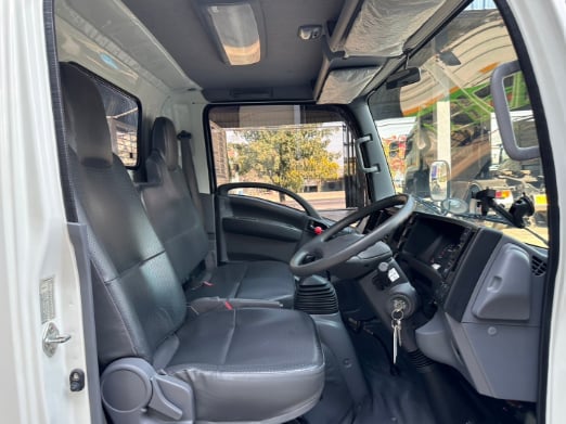 ISUZU NMR 130แรงม้า รถบรรทุก 6ล้อ ดั้มพ์ ปี2023 เลขไมล์ 61,000 กม.