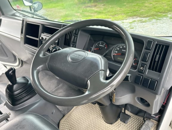 ISUZU NQR 175แรงม้า รถบรรทุก 6ล้อ กระบะคอกสูง ปี2014 ISUZU NQR 175แรงม้า รถบรรทุก 6ล้อ กระบะคอกสูง ปี2014