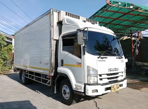 ISUZU FRR 240แรงม้า รถบรรทุก 6ล้อ ตู้เย็น ปี2020