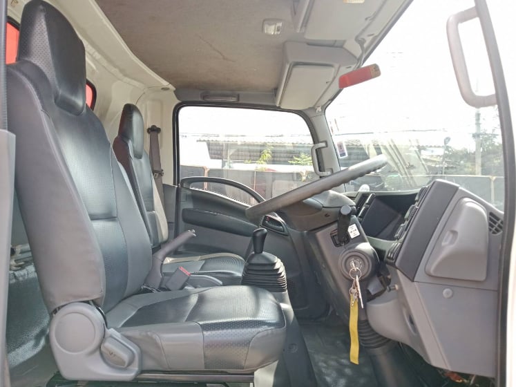 ISUZU NQR175 ปี65 ตู้10บาน ยาว5.6เมตร รถสวย เครื่องดี