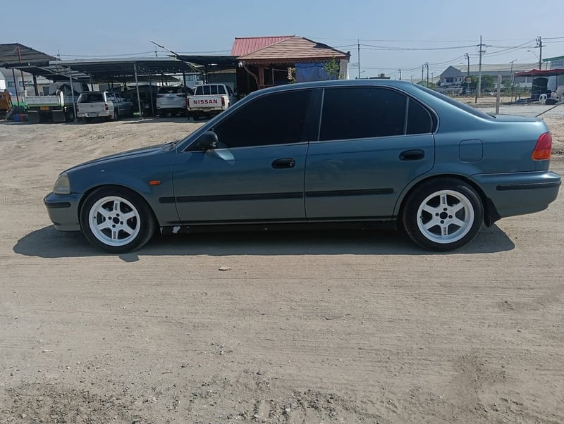 Honda civic ek 1996 ( ตาโต )