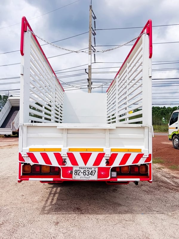 ISUZU FRR 190แรงม้า รถบรรทุก 6ล้อ กระบะคอกสูง ปี2013 เลขไมล์ 200,000 กม.