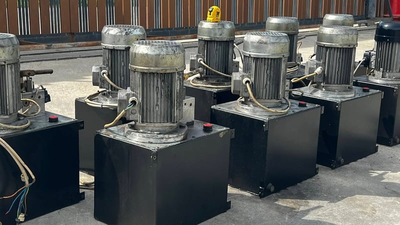 ชุดต้นกำลังปั้มน้ำมันไฮดรอลิค(PowerUnit) ขนาด 4 HP  Press : 100-150 bar  ถังพัก 30 Litr 380V