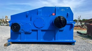 เกียร์บ็อคงานยุโรป(GEAR_BOX)ขนาดใหญ่ใช้กับมอเตอร์ 150~220 HP อัตราทด 1 : 53 เพลาออกคู่ โต 8” สภาพสวยพร้อมใช้ เกียร์บ็อคงานยุโรป(GEAR_BOX)ขนาดใหญ่ใช้กับมอเตอร์ 150~220 HP อัตราทด 1 : 53 เพลาออกคู่ โต 8” สภาพสวยพร้อมใช้