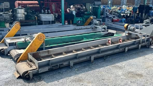สายพานลำเลียง(CONVEYOR)Made in KOREAรุ่นงานหนัก HEAVY DEUTYแบบพื้นเรียบ  หน้ากว้าง 80  100 cm มีเข้ามา 12 ตัว380Vโครงสร้างหนาแข็งแรงรุ่นงานหนัก สภาพใหม่ใช้น้อยงานตัดประมูล