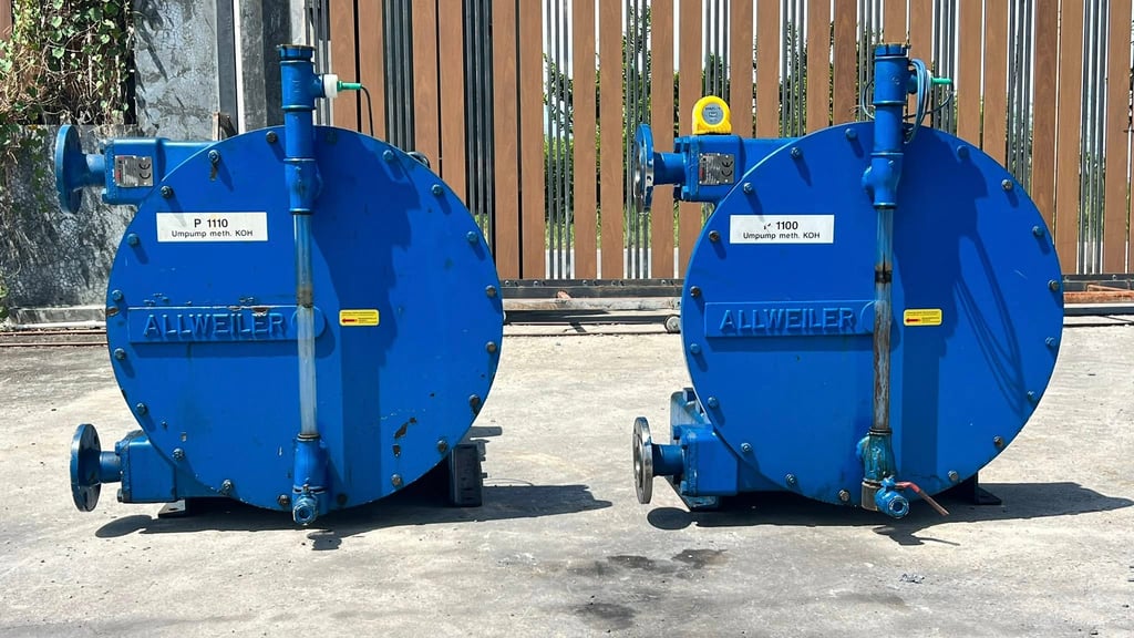 ปั้มสุญญากาศดูดโคลนสิ่งปฎิกูลงานยุโรป ALLWEILER AG GERMANY  ขนาดท่อ 2” มอเตอร์เกียร์ NORD 5 HP 380V ใช้ดูดมูลสิ่งปฎิกูลน้ำเสีย บ่อเกรอะ  บ่อบำบัด  มูลของเสียจากฟาร์มสัตว์ต่างๆ เข้ามา 2 ตัว