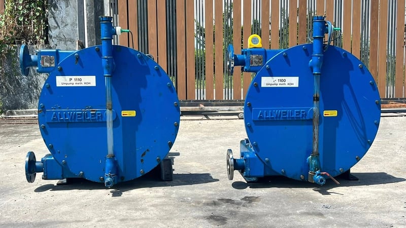 ปั้มสุญญากาศดูดโคลนสิ่งปฎิกูลงานยุโรป ALLWEILER AG GERMANY  ขนาดท่อ 2” มอเตอร์เกียร์ NORD 5 HP 380V ใช้ดูดมูลสิ่งปฎิกูลน้ำเสีย บ่อเกรอะ  บ่อบำบัด  มูลของเสียจากฟาร์มสัตว์ต่างๆ เข้ามา 2 ตัว